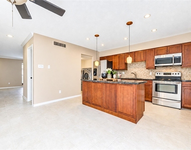 9265 Westwood Village Drive - Photo Thumbnail 20