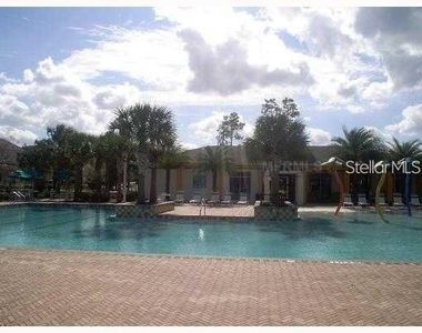 804 Carlyle Lane - Photo Thumbnail 13