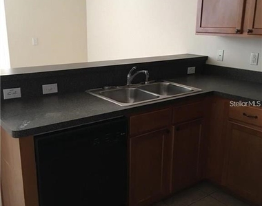 804 Carlyle Lane - Photo Thumbnail 3