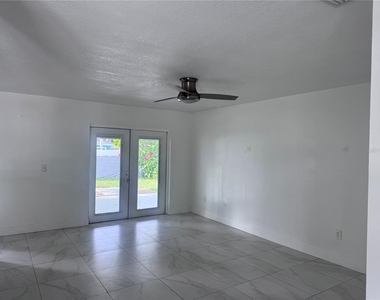 5208 Carrollwood Meadows Drive - Photo Thumbnail 2