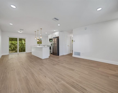 233 Bel Forest Drive - Photo Thumbnail 3
