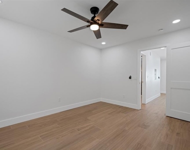 233 Bel Forest Drive - Photo Thumbnail 3