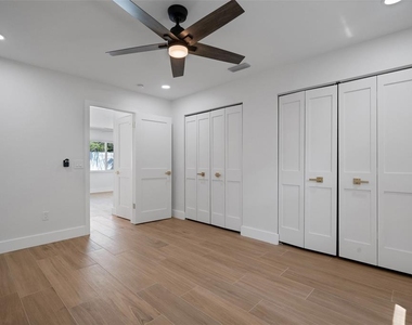 233 Bel Forest Drive - Photo Thumbnail 2