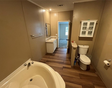 8471 Fantasia Park Way - Photo Thumbnail 12
