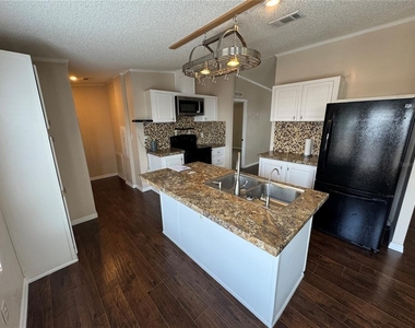 8471 Fantasia Park Way - Photo Thumbnail 7