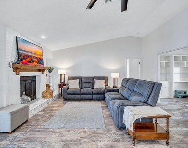 3808 Watson Drive - Photo Thumbnail 12