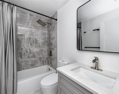 701 Mirror Lake Drive N - Photo Thumbnail 14