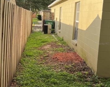 8507 N Hyaleah Road - Photo Thumbnail 1
