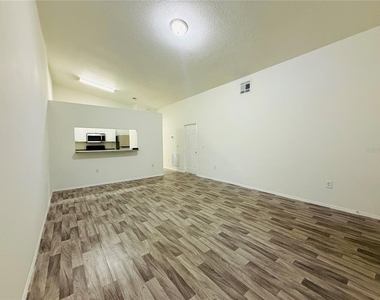 8507 N Hyaleah Road - Photo Thumbnail 8
