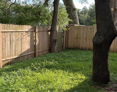 8507 N Hyaleah Road - Photo Thumbnail 2