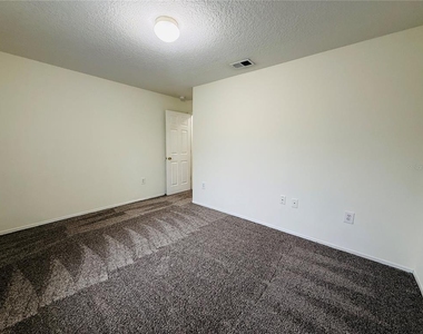8507 N Hyaleah Road - Photo Thumbnail 17