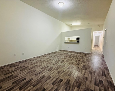 8507 N Hyaleah Road - Photo Thumbnail 7