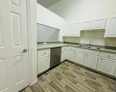 8507 N Hyaleah Road - Photo Thumbnail 12