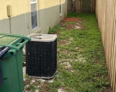 8507 N Hyaleah Road - Photo Thumbnail 3