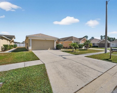 11812 Lynmoor Drive - Photo Thumbnail 2