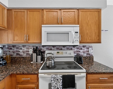 11812 Lynmoor Drive - Photo Thumbnail 38
