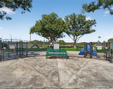 11812 Lynmoor Drive - Photo Thumbnail 61