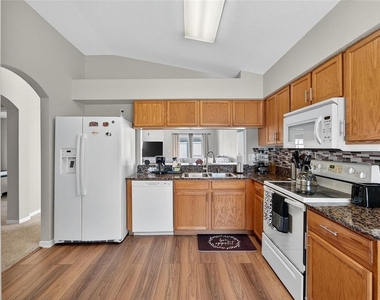 11812 Lynmoor Drive - Photo Thumbnail 35