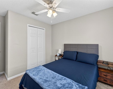 11812 Lynmoor Drive - Photo Thumbnail 9