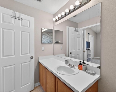 11812 Lynmoor Drive - Photo Thumbnail 22