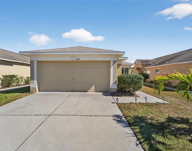 11812 Lynmoor Drive - Photo Thumbnail 4