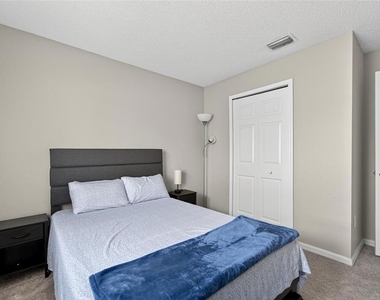 11812 Lynmoor Drive - Photo Thumbnail 15