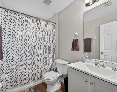 11812 Lynmoor Drive - Photo Thumbnail 11