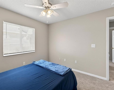 11812 Lynmoor Drive - Photo Thumbnail 10