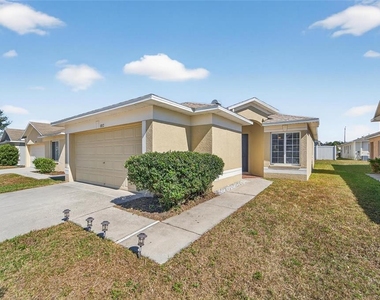 11812 Lynmoor Drive - Photo Thumbnail 3