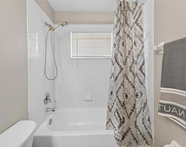 11812 Lynmoor Drive - Photo Thumbnail 23