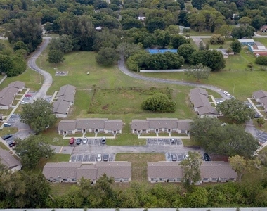 709 Oceanside Circle - Photo Thumbnail 7
