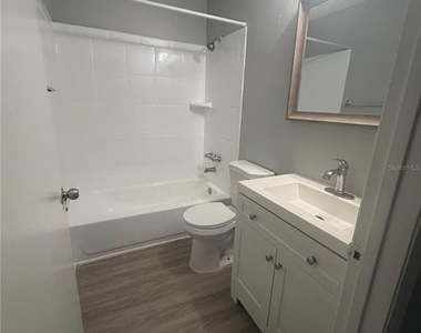 709 Oceanside Circle - Photo Thumbnail 6