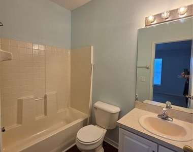 12226 Foxmoor Peak Drive - Photo Thumbnail 10