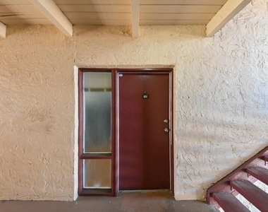 3853 S Lake Drive - Photo Thumbnail 15