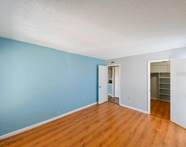 3853 S Lake Drive - Photo Thumbnail 6