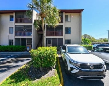 3853 S Lake Drive - Photo Thumbnail 16