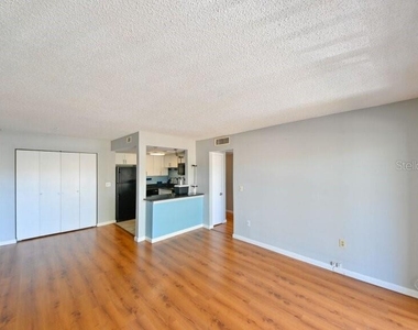 3853 S Lake Drive - Photo Thumbnail 4