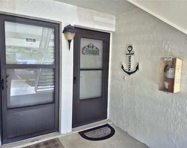 305 Meadow Lane - Photo Thumbnail 3