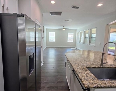 7920 Hampton Lake Drive - Photo Thumbnail 43