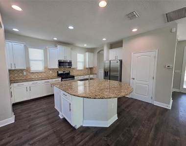 7920 Hampton Lake Drive - Photo Thumbnail 47