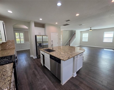7920 Hampton Lake Drive - Photo Thumbnail 44