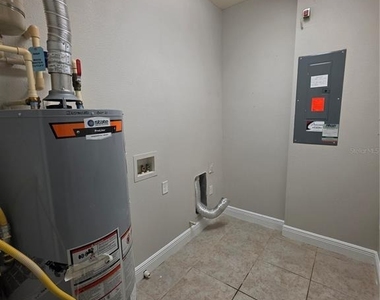 7920 Hampton Lake Drive - Photo Thumbnail 28