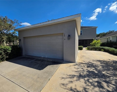 7920 Hampton Lake Drive - Photo Thumbnail 8