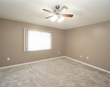 3106 Pine Top Drive - Photo Thumbnail 10