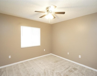 3106 Pine Top Drive - Photo Thumbnail 9