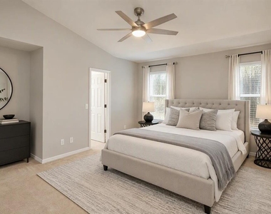 12239 Country White Circle - Photo Thumbnail 11