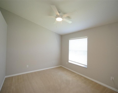 12239 Country White Circle - Photo Thumbnail 14