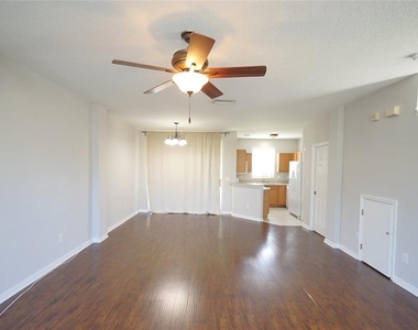 12239 Country White Circle - Photo Thumbnail 23