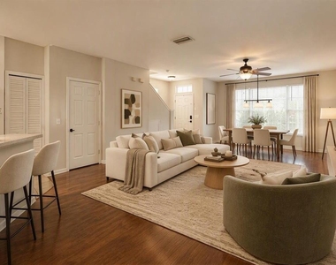 12239 Country White Circle - Photo Thumbnail 2