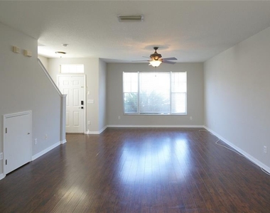 12239 Country White Circle - Photo Thumbnail 20